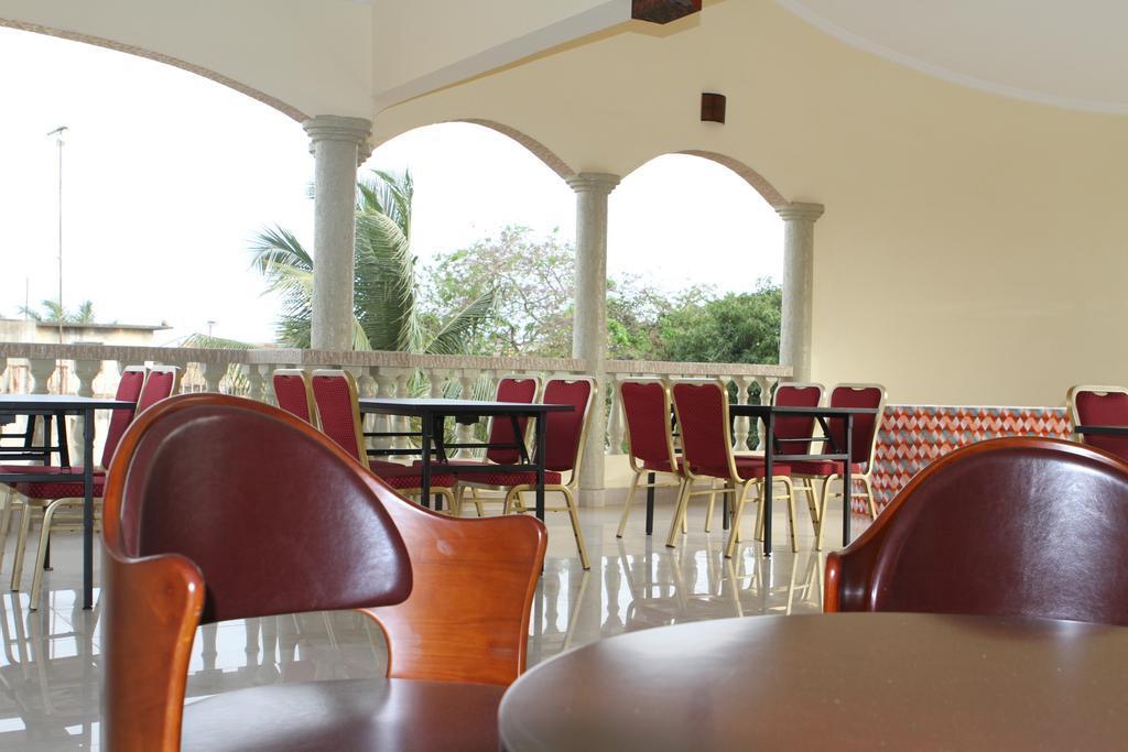 Hotel Residence Flamani Lomé Exterior foto