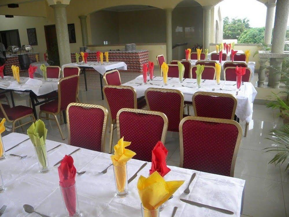 Hotel Residence Flamani Lomé Exterior foto